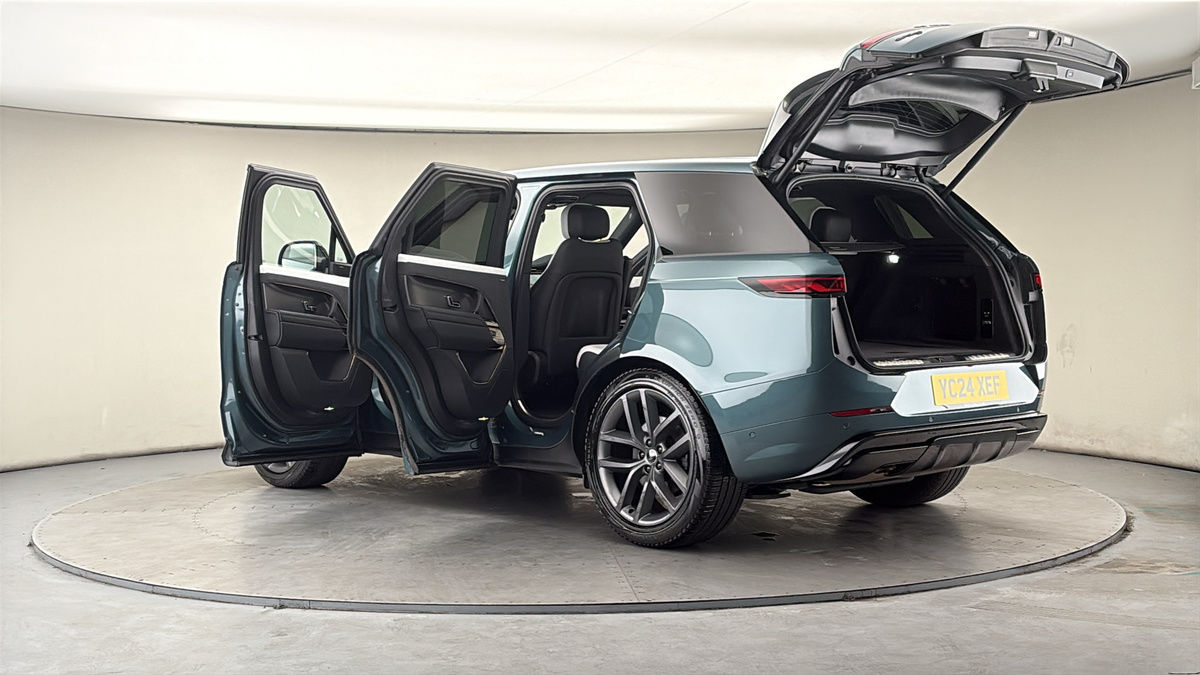 More views of Land Rover Range Rover Sport