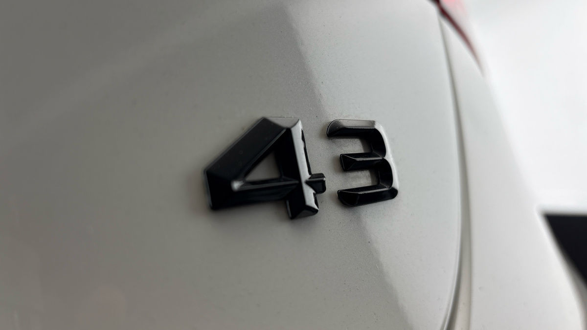Mercedes-Benz GLC Image 33