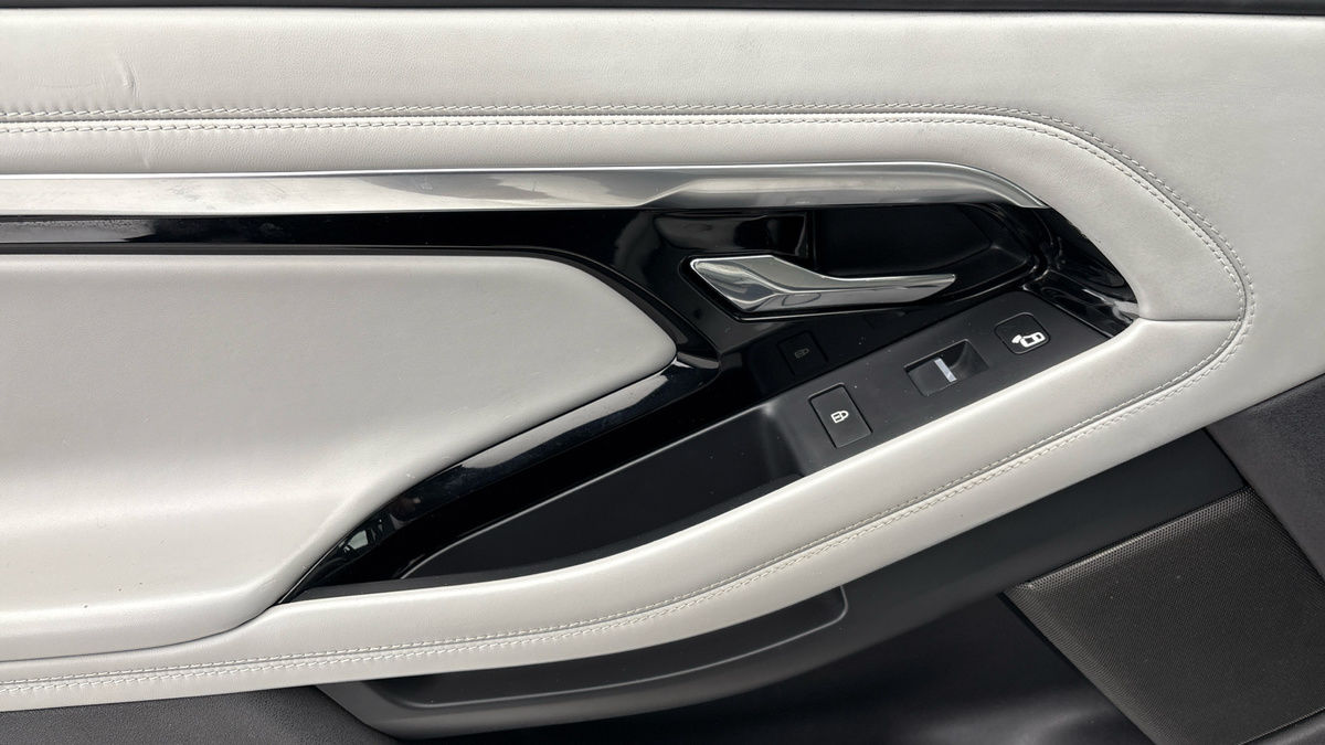Land Rover Range Rover Evoque Image 19