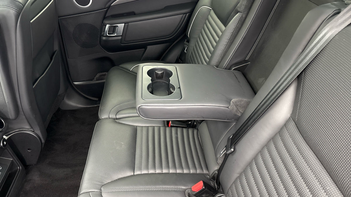 Land Rover Discovery Image 9