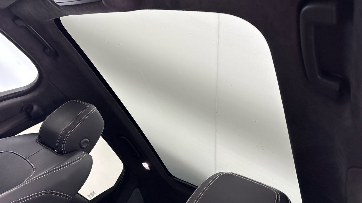 Jaguar F-PACE Image 6