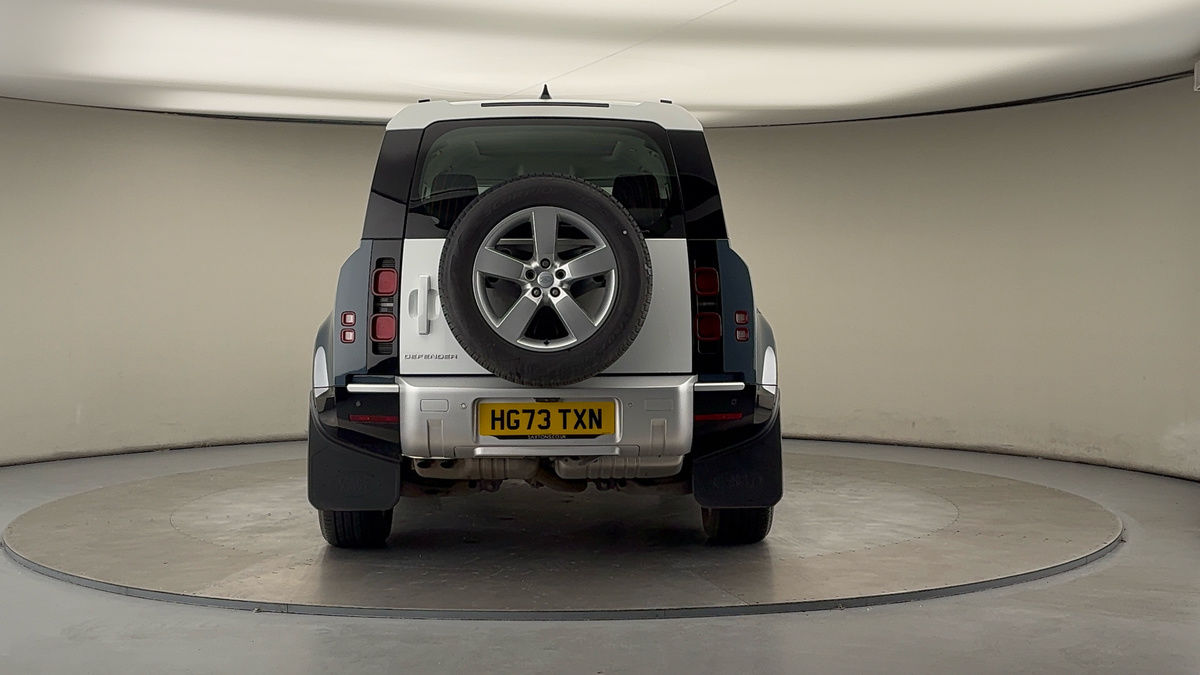 Land Rover Defender 110 Image 4