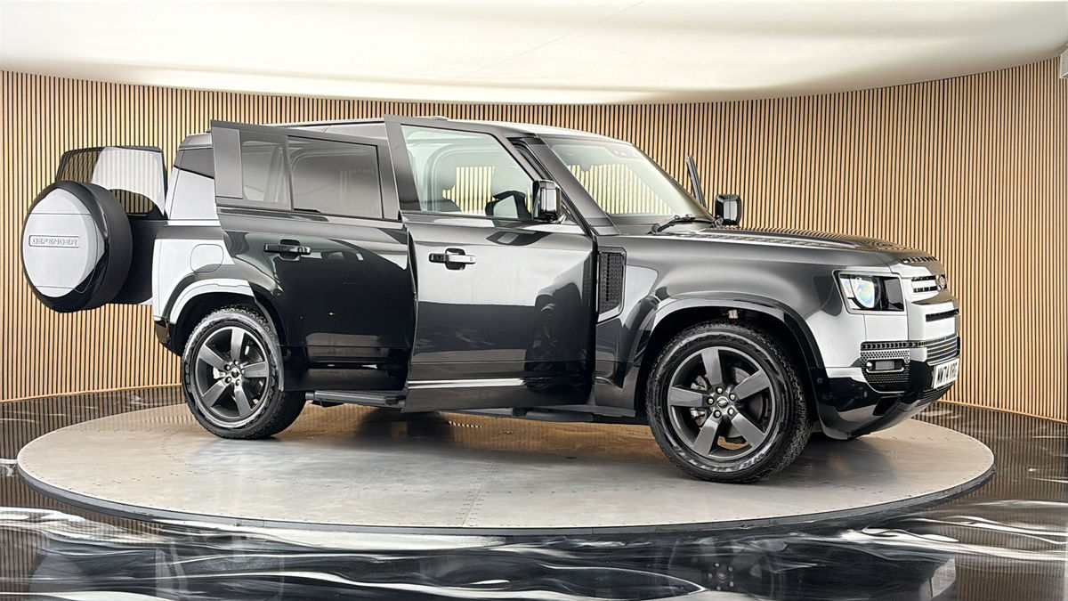 More views of Land Rover Defender 110