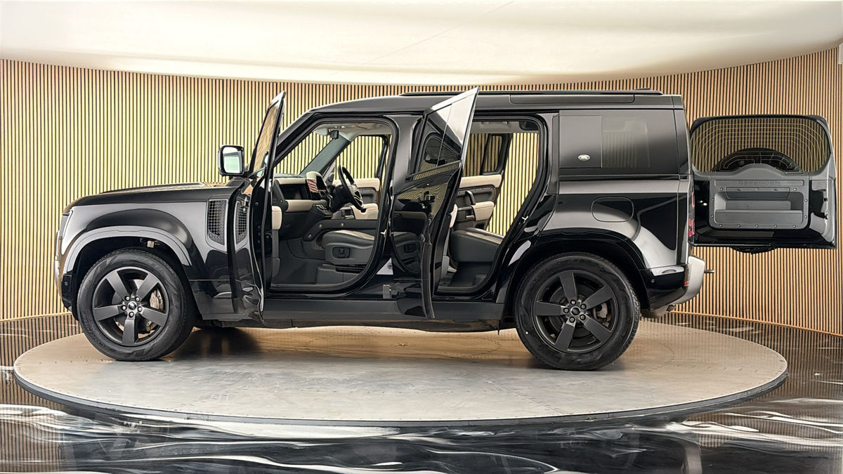 More views of Land Rover Defender 110