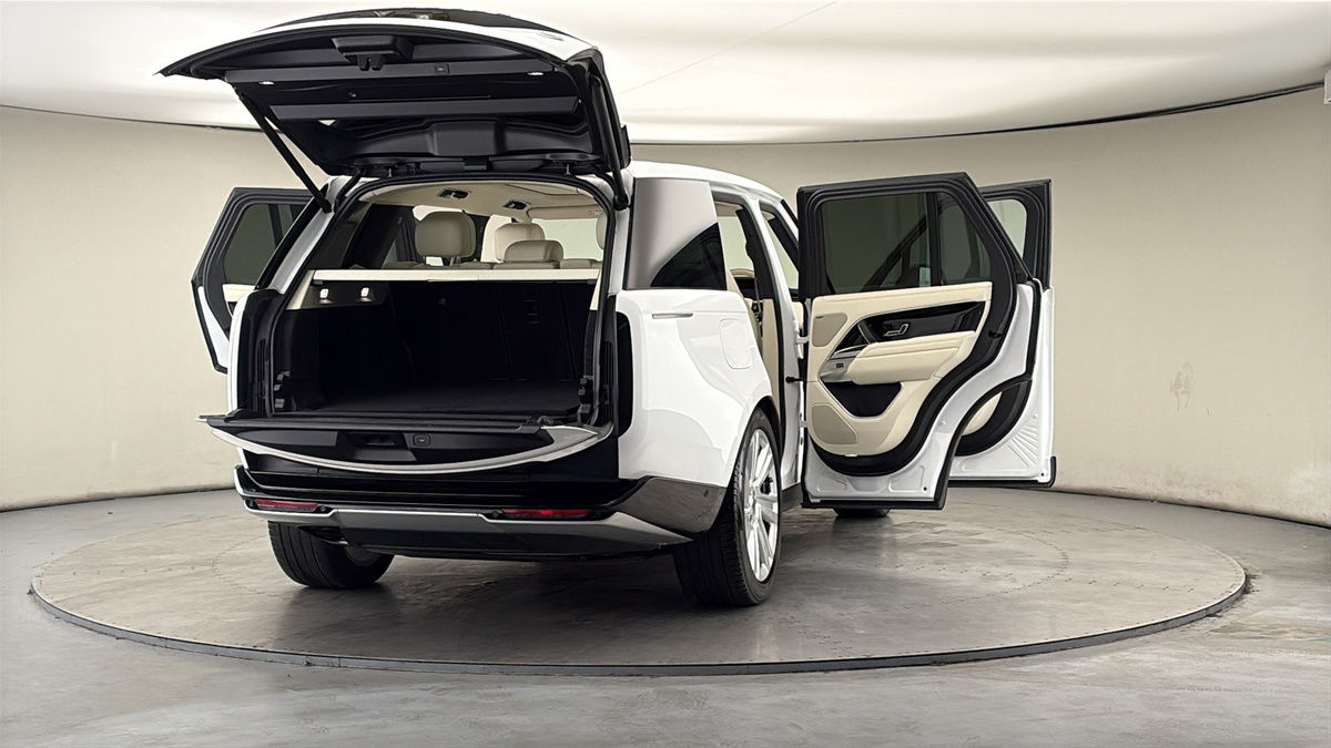 More views of Land Rover Range Rover