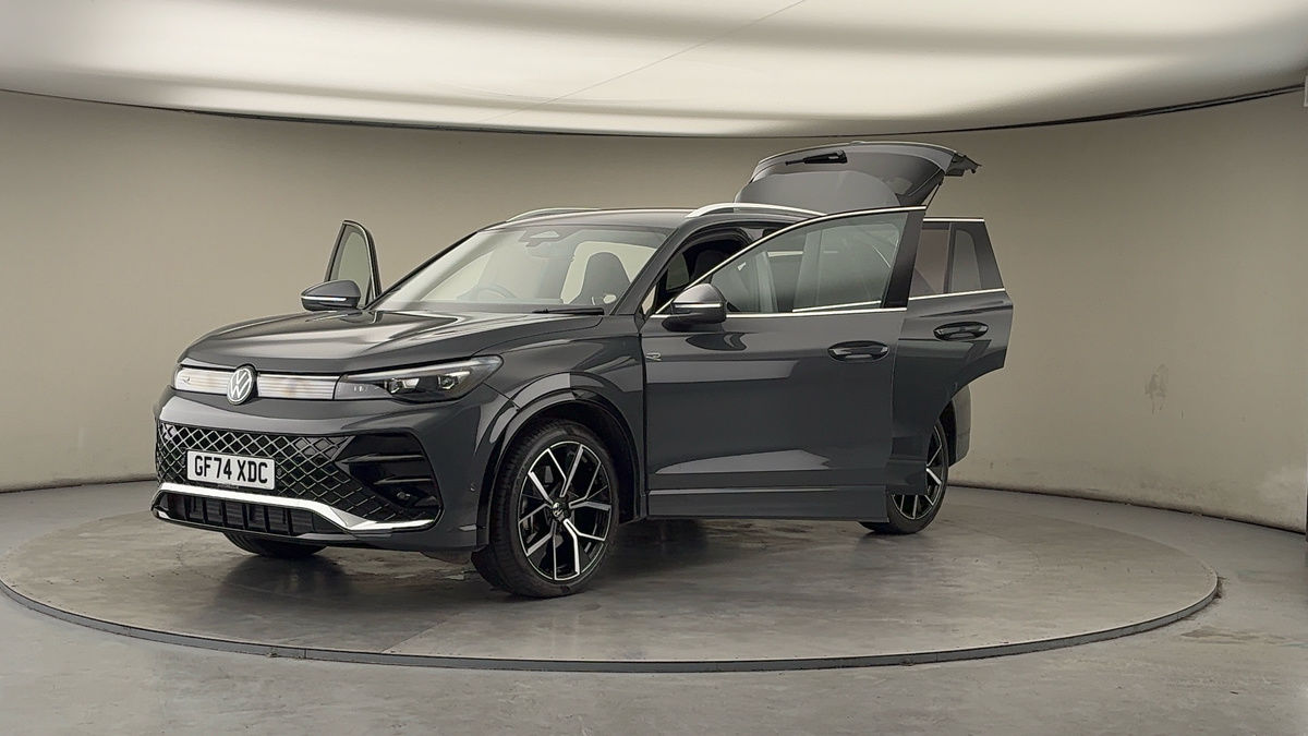 More views of Volkswagen Tiguan