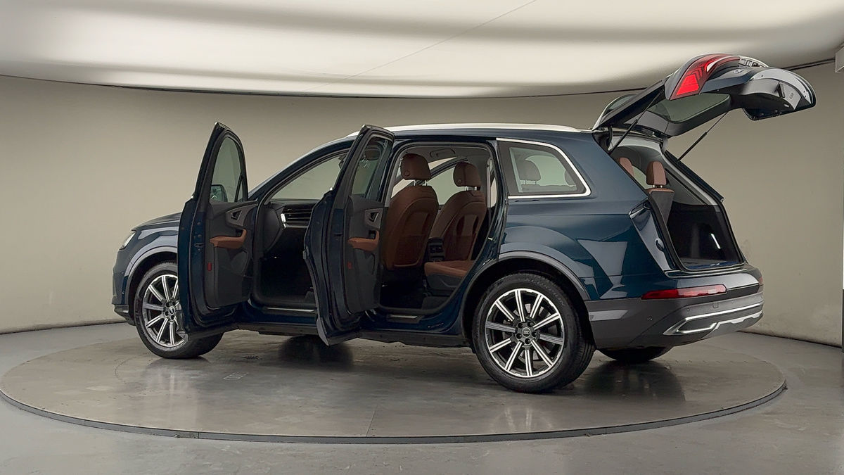 More views of Audi Q7