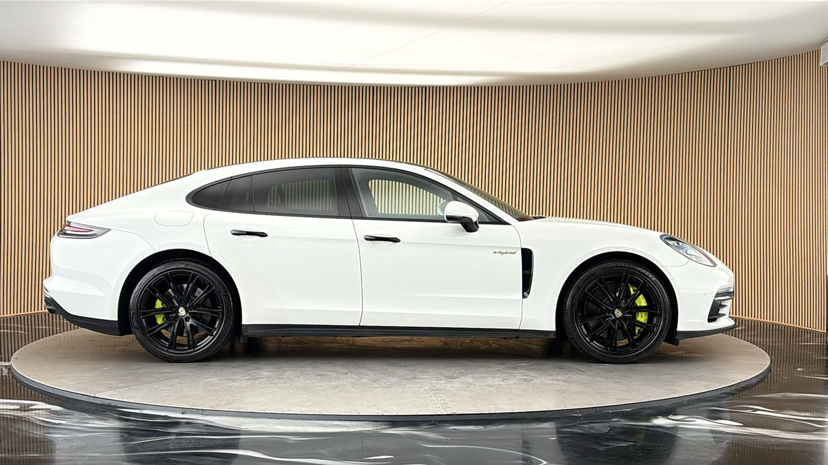 Porsche Panamera Image 16