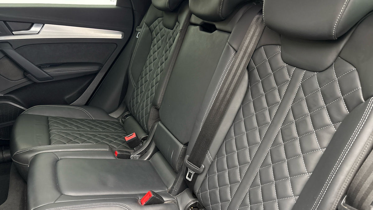Audi Q5 Image 8