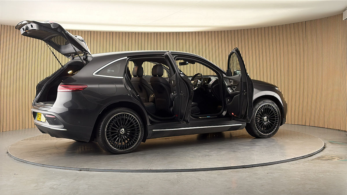 More views of Mercedes-Benz EQC