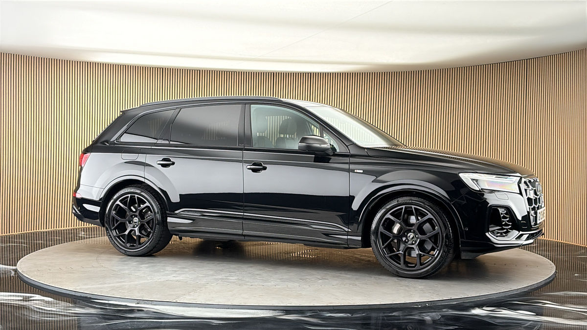 More views of Audi Q7