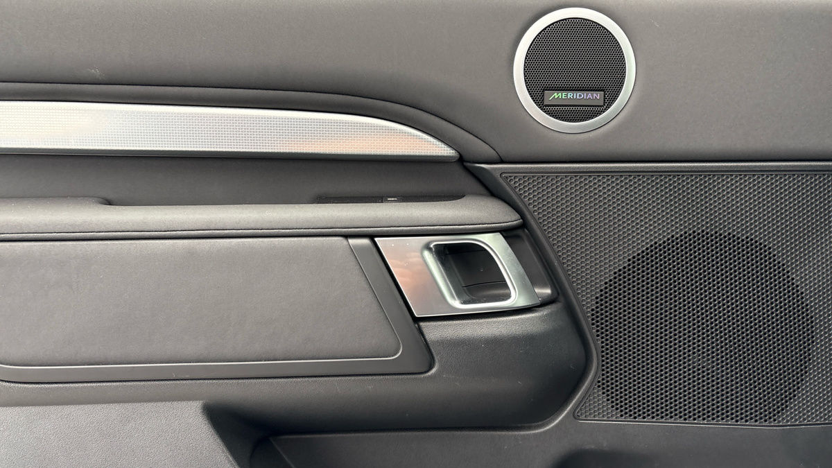 Land Rover Discovery Image 19