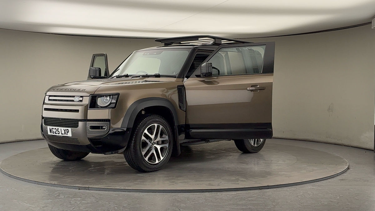 More views of Land Rover Defender 90