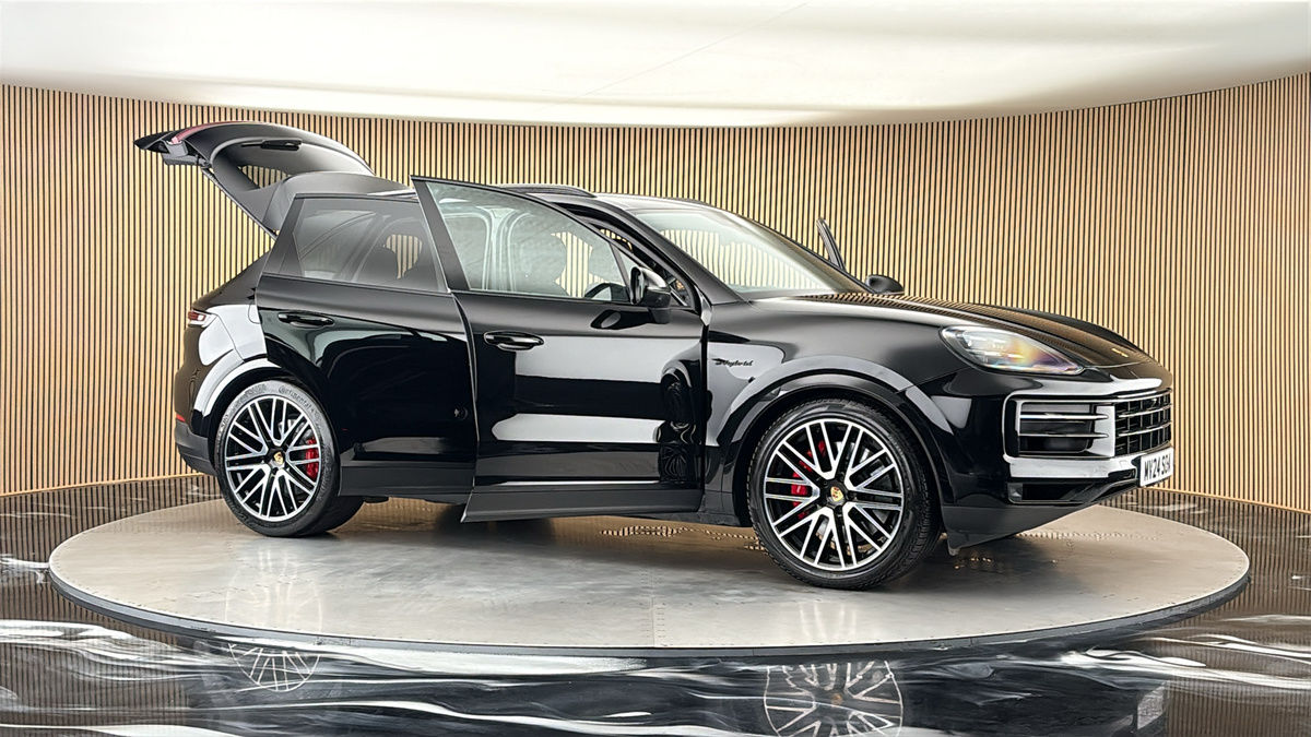 More views of Porsche Cayenne