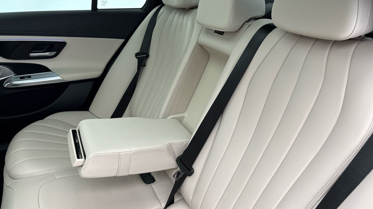 Mercedes-Benz E Class Image 9