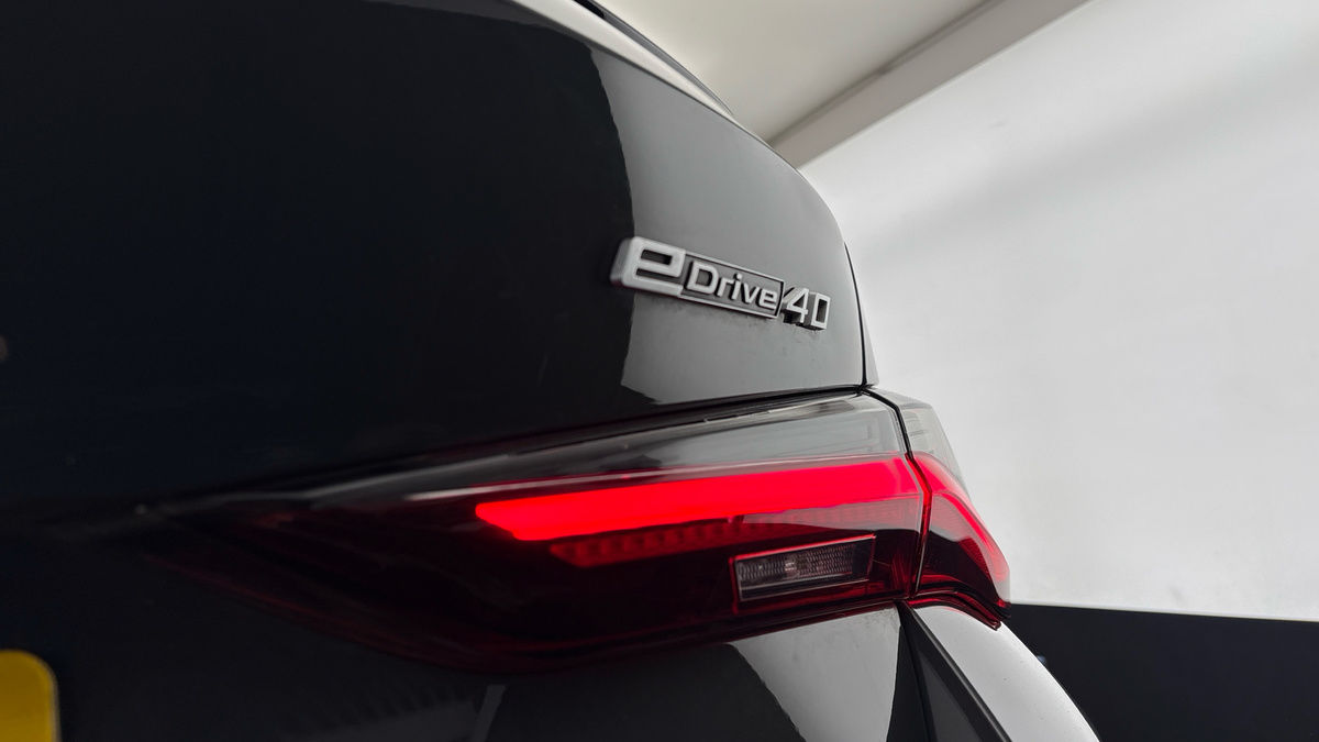 BMW i4 Image 7