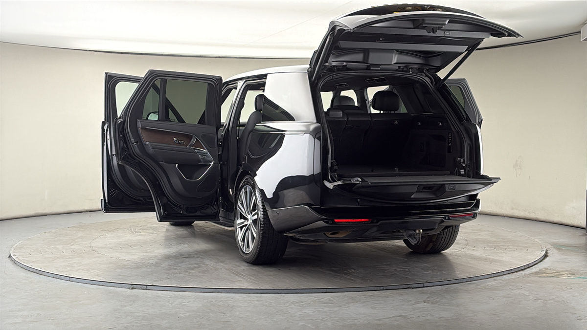 More views of Land Rover Range Rover