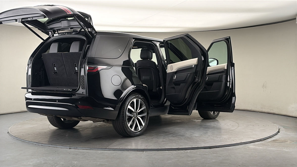 More views of Land Rover Discovery