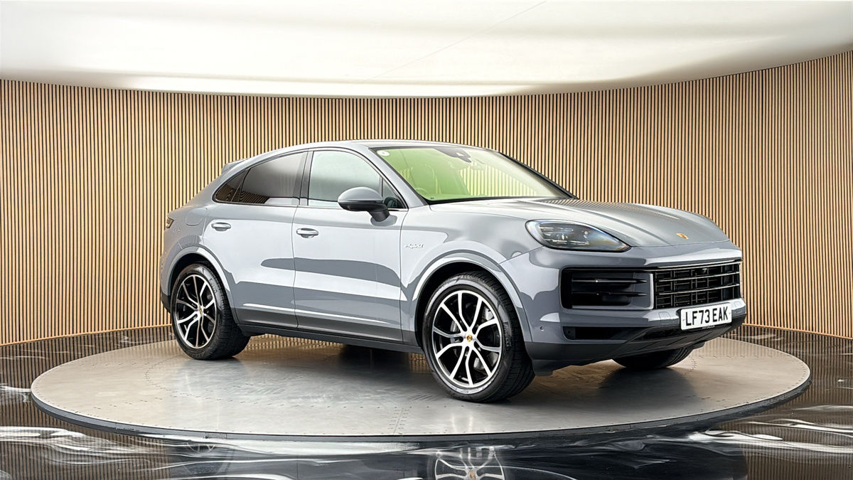 More views of Porsche Cayenne