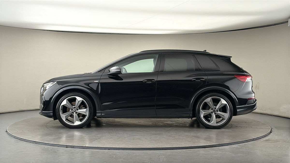 Audi Q4 e-tron Image 16