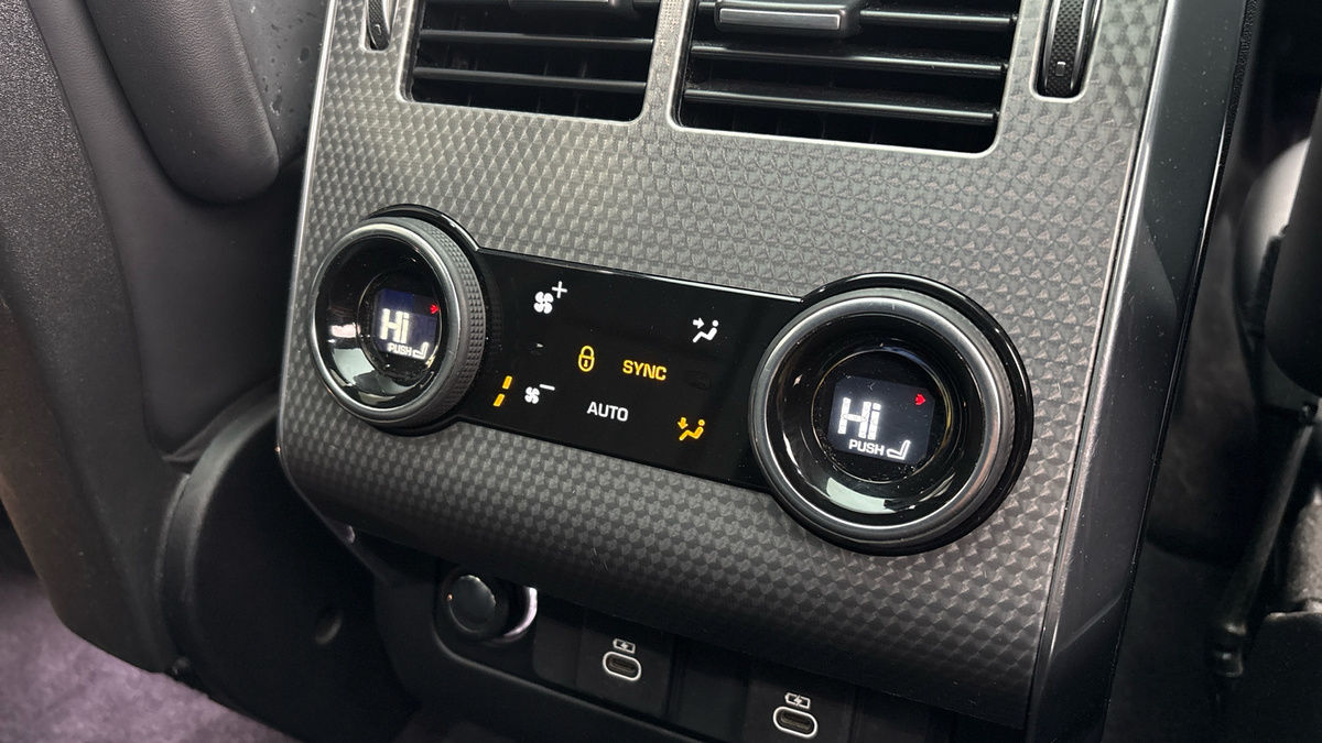 Land Rover Range Rover Sport Image 25