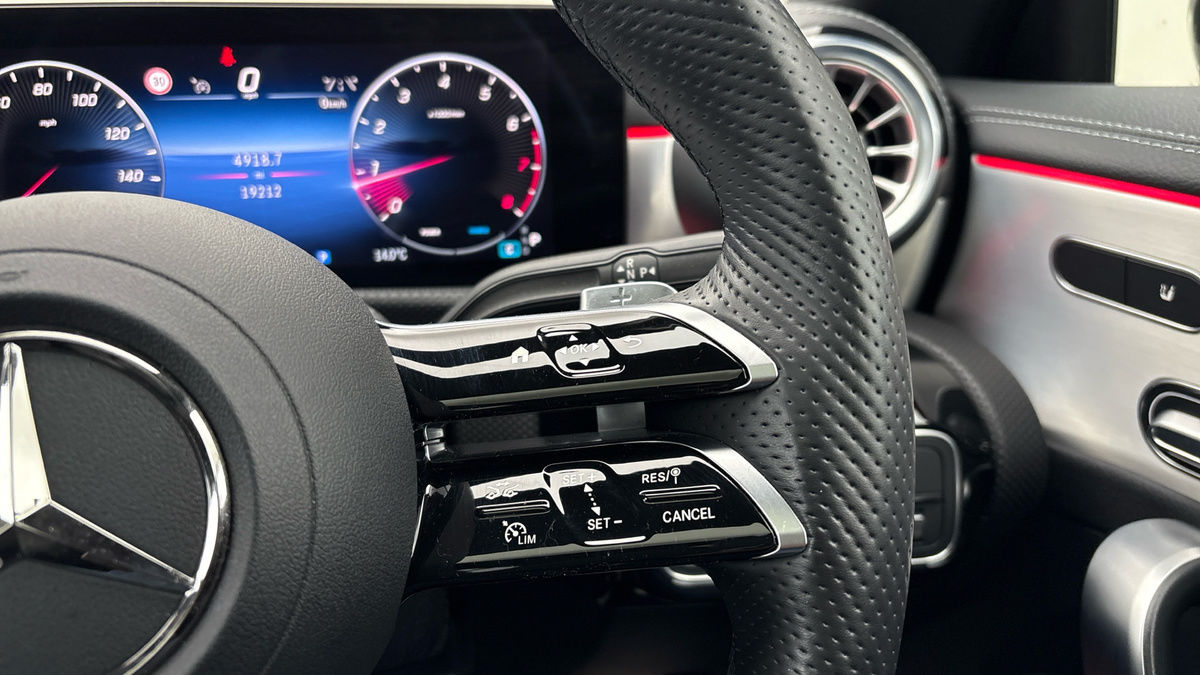 Mercedes-Benz CLA Image 14