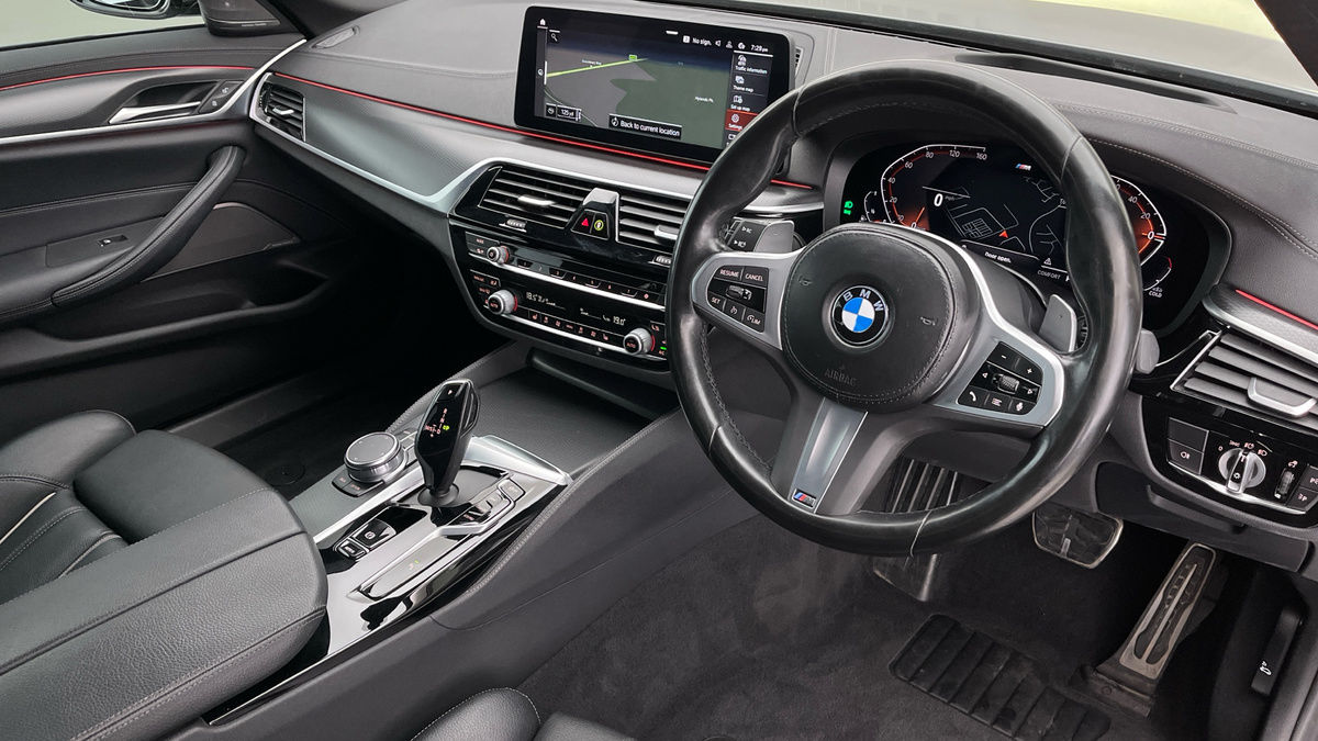 BMW 5 Series Image 5