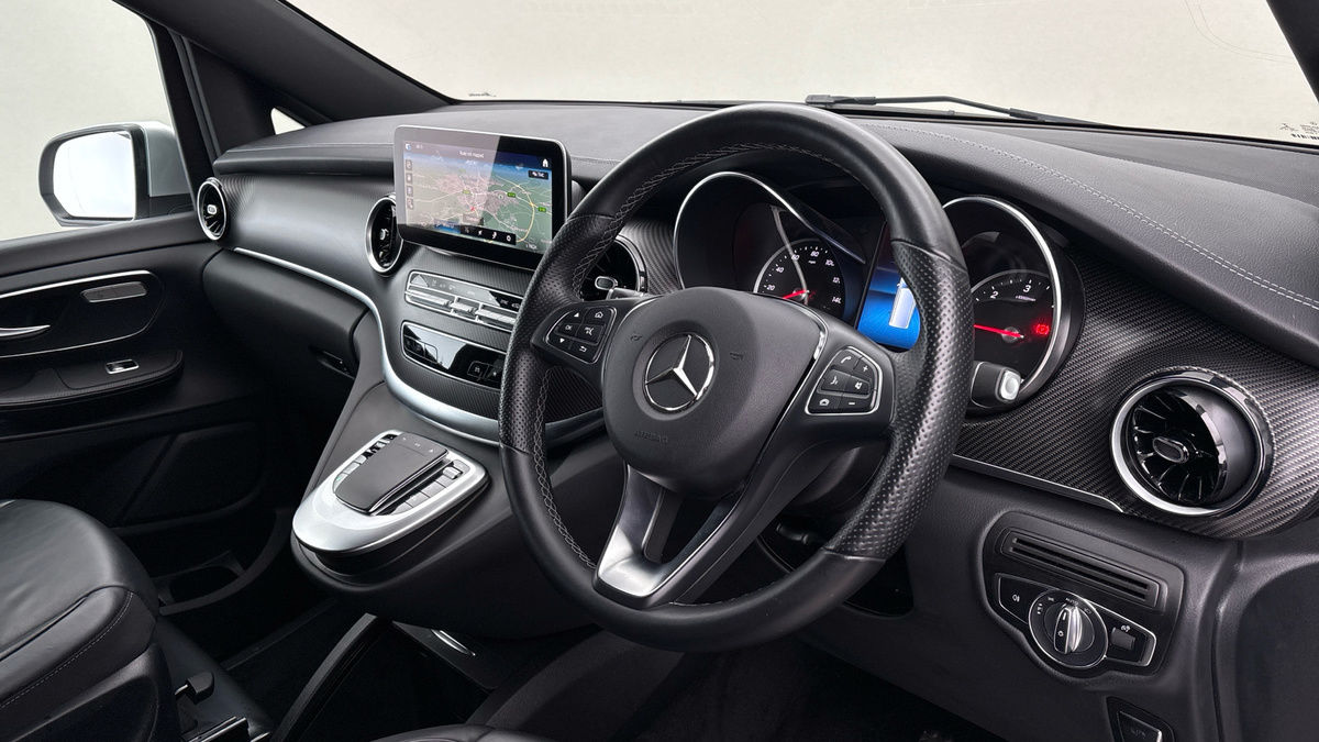 Mercedes-Benz V Class Image 14