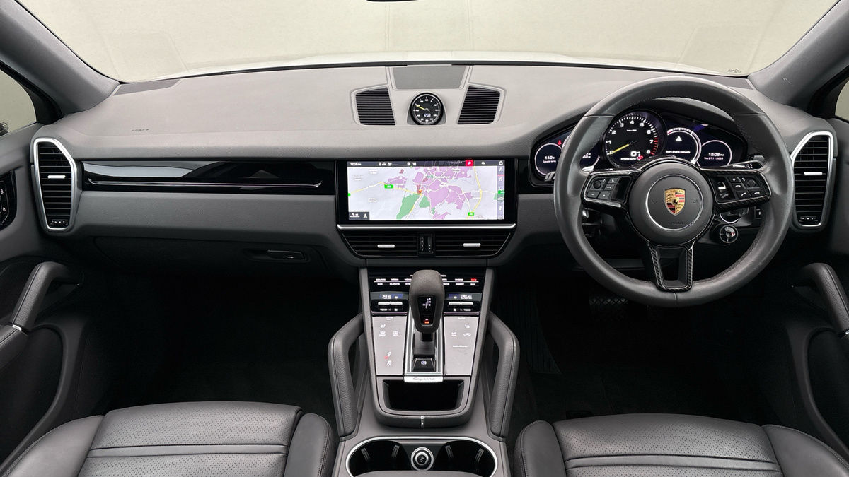 Porsche Cayenne Image 12