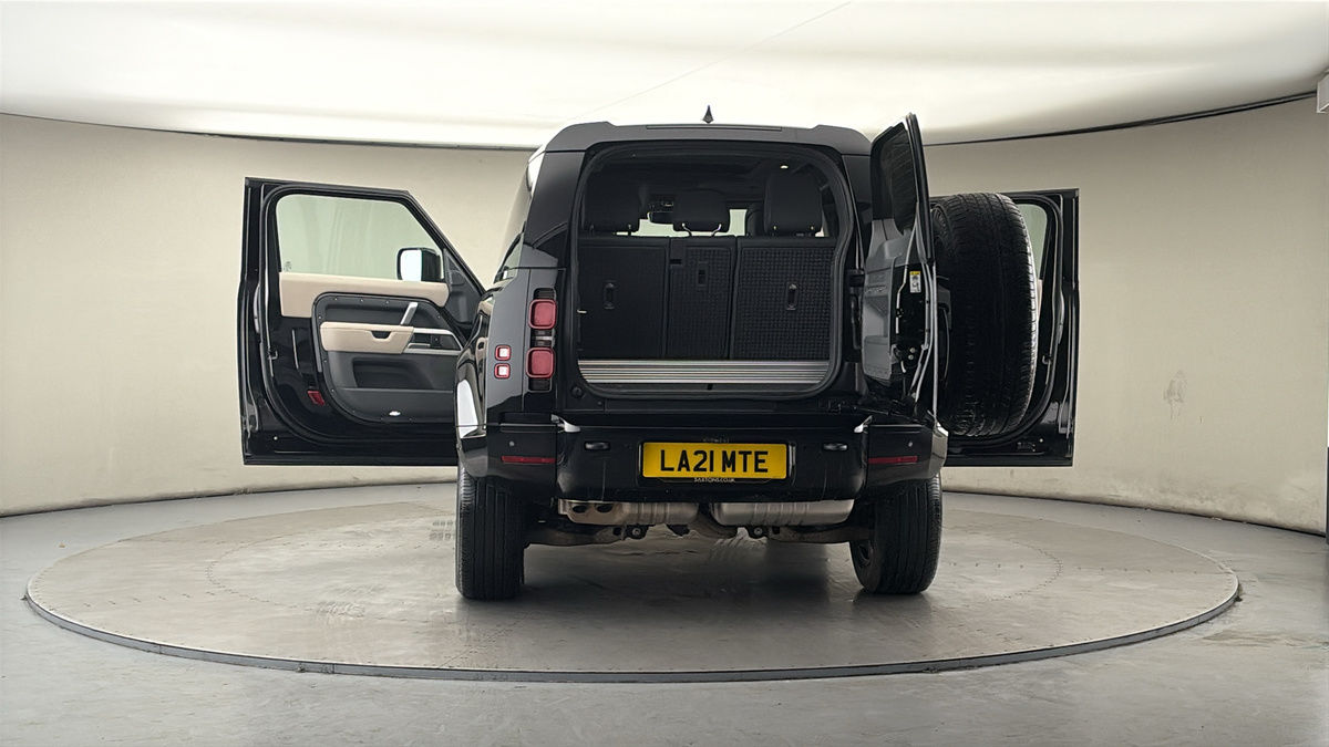 More views of Land Rover Defender 90