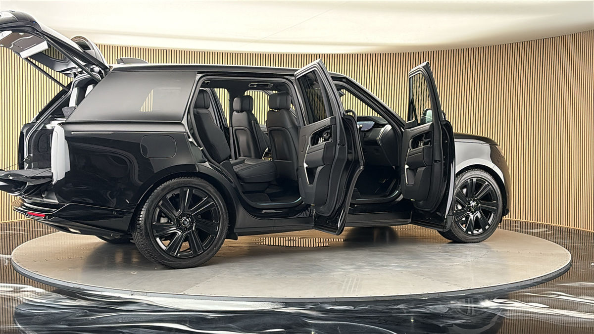 More views of Land Rover Range Rover