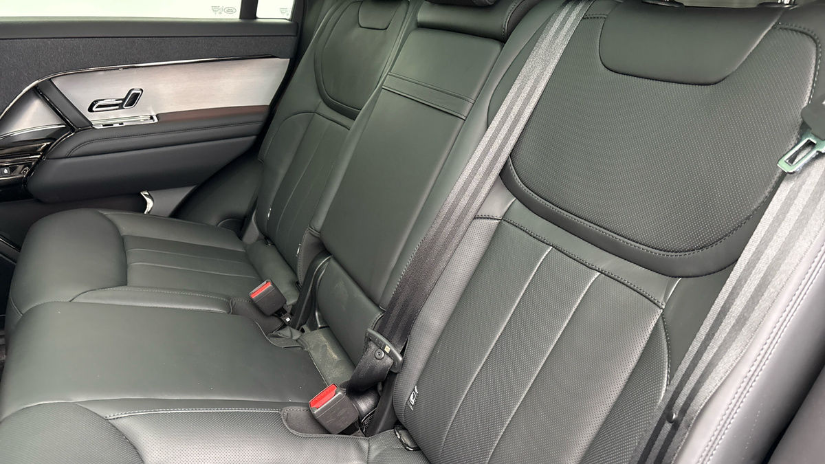 Land Rover Range Rover Sport Image 16