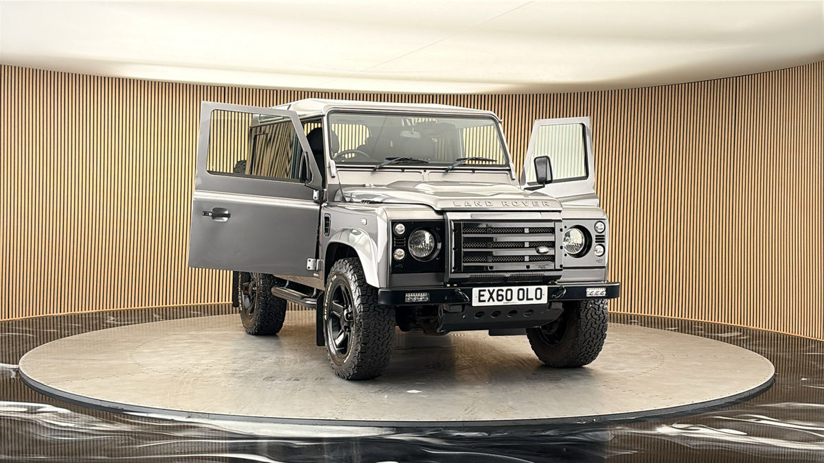 More views of Land Rover Defender 90
