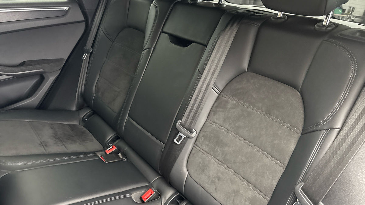 Porsche Macan Image 8
