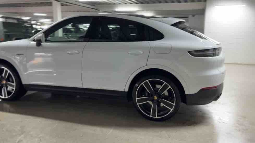 More views of Porsche Cayenne