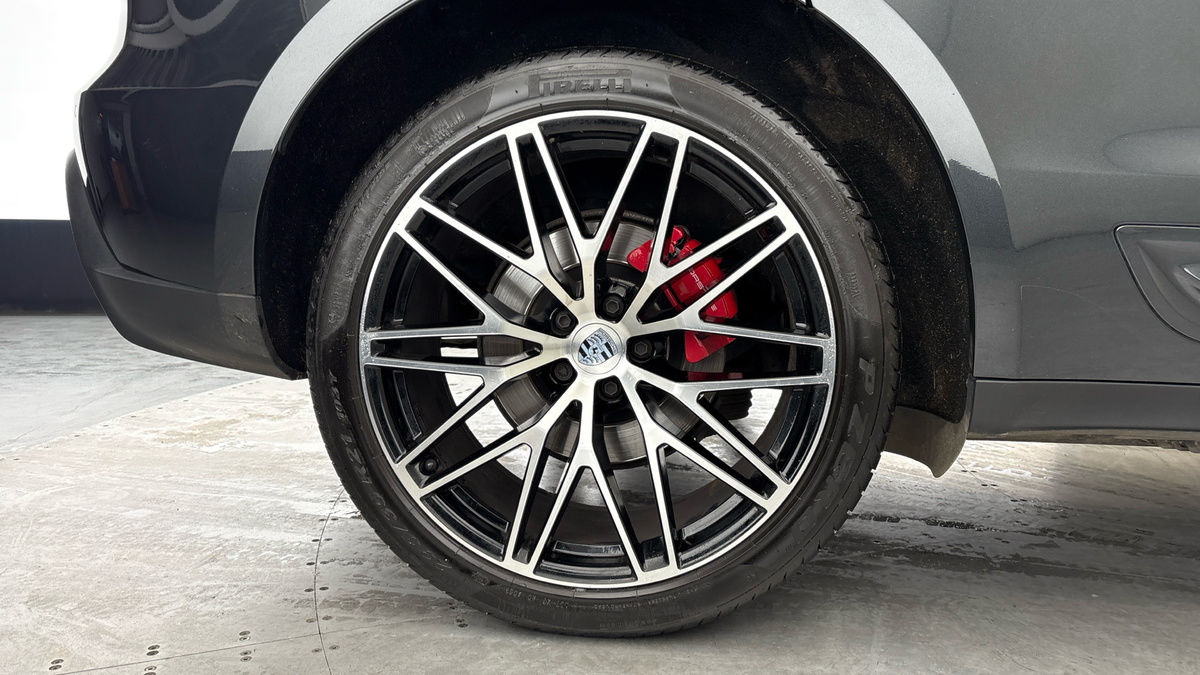Porsche Macan Image 10