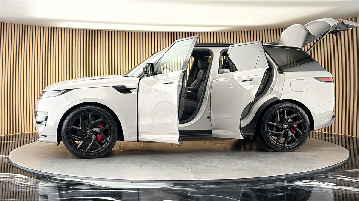 More views of Land Rover Range Rover Sport