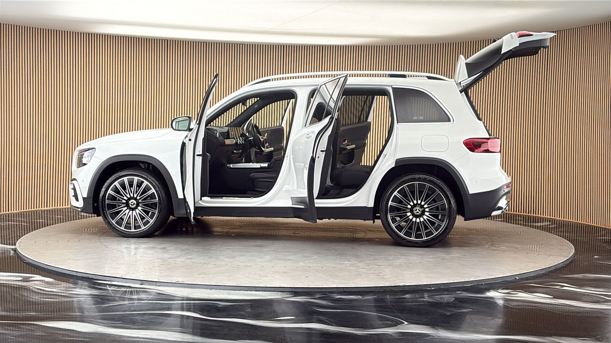 More views of Mercedes-Benz GLB