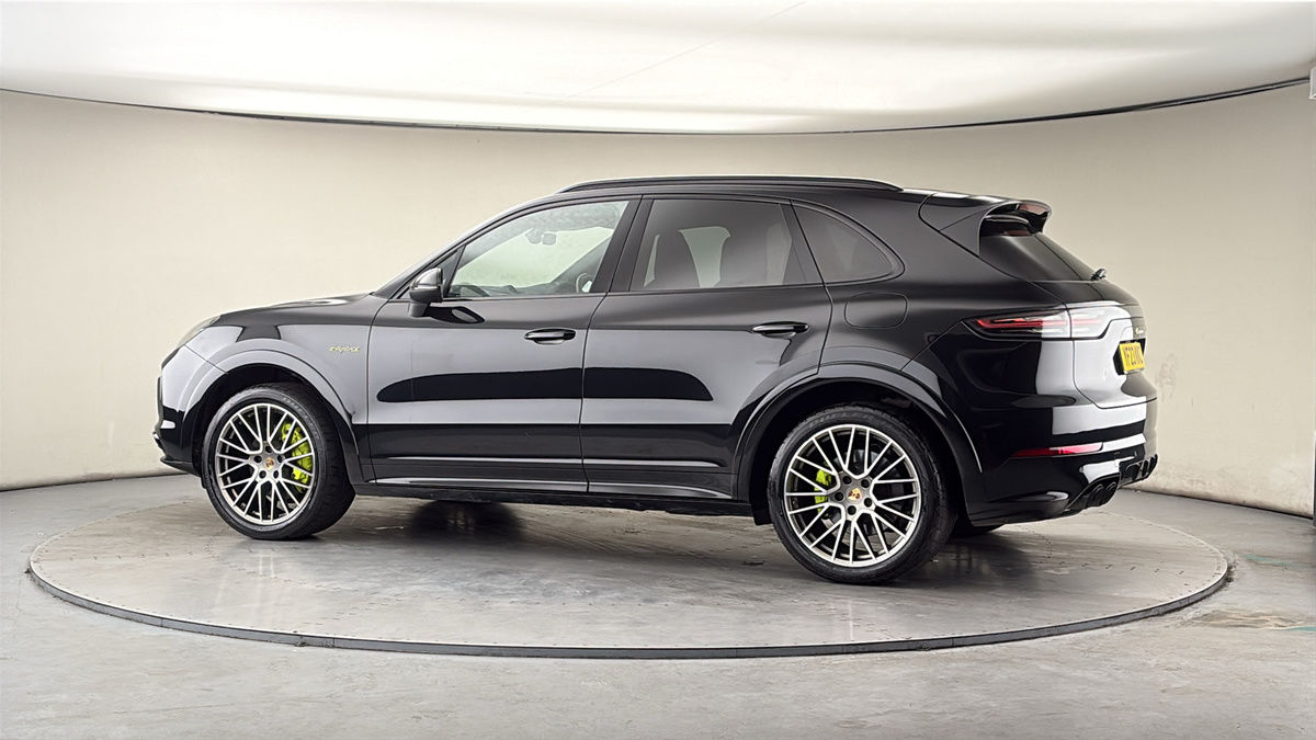 More views of Porsche Cayenne