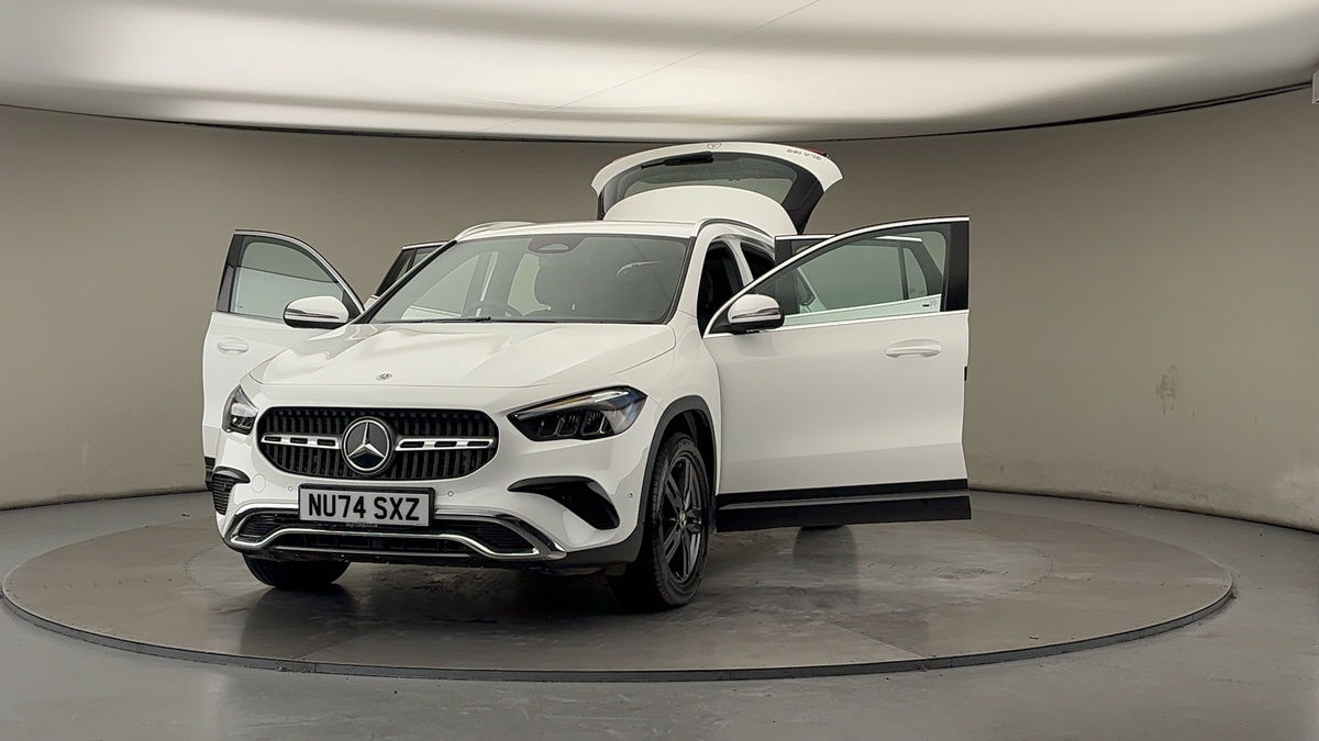 More views of Mercedes-Benz GLA