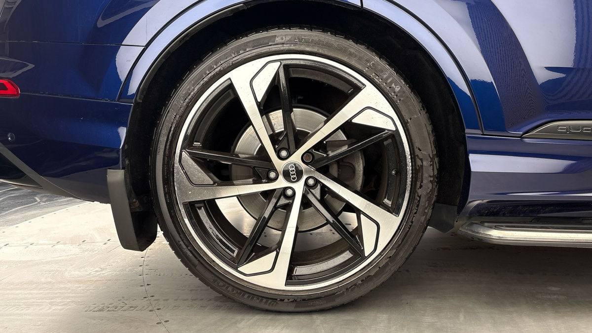Audi Q7 Image 10