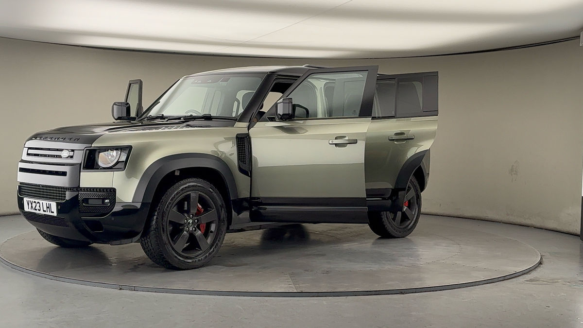 More views of Land Rover Defender 110