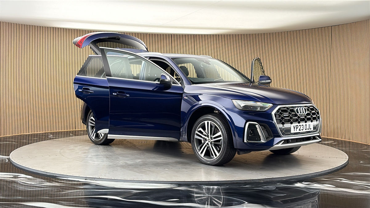 More views of Audi Q5
