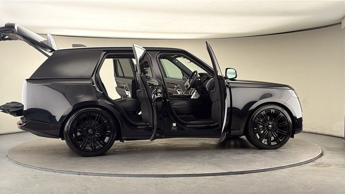 More views of Land Rover Range Rover