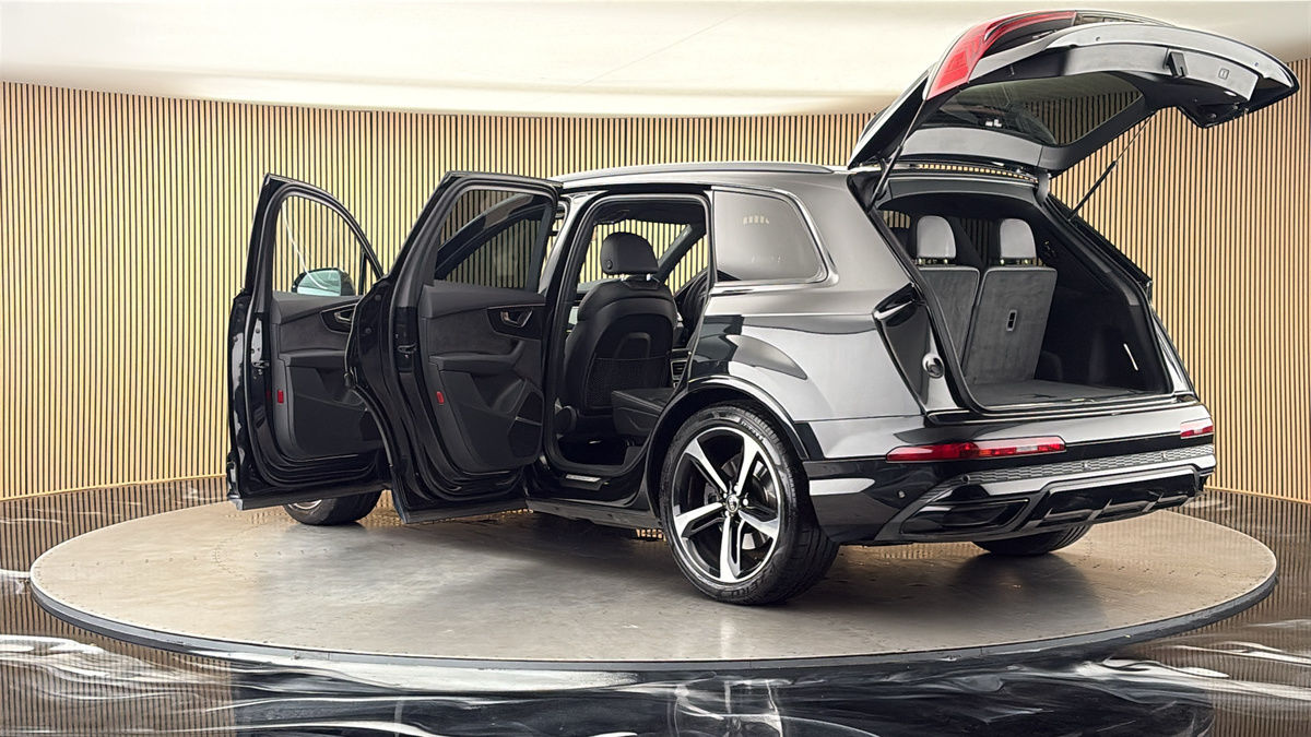 More views of Audi Q7
