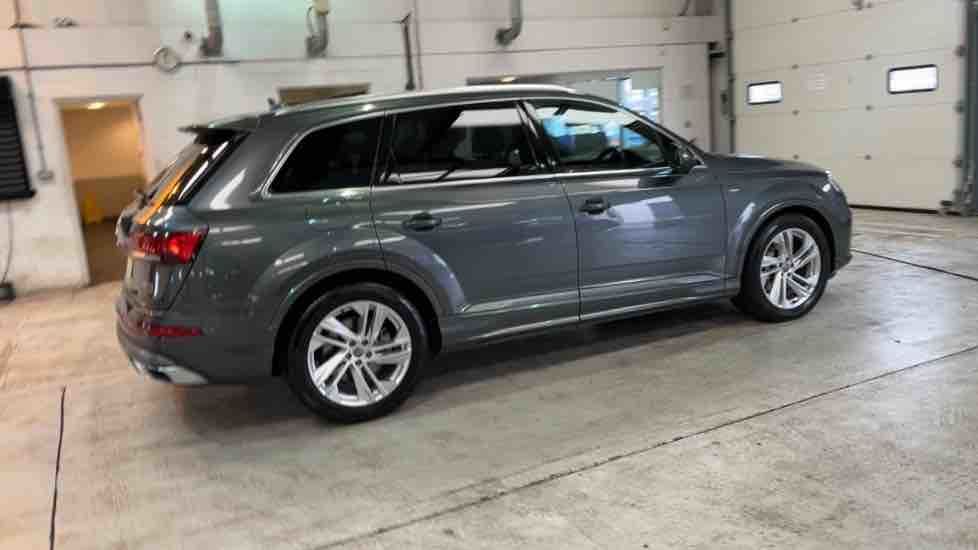 More views of Audi Q7