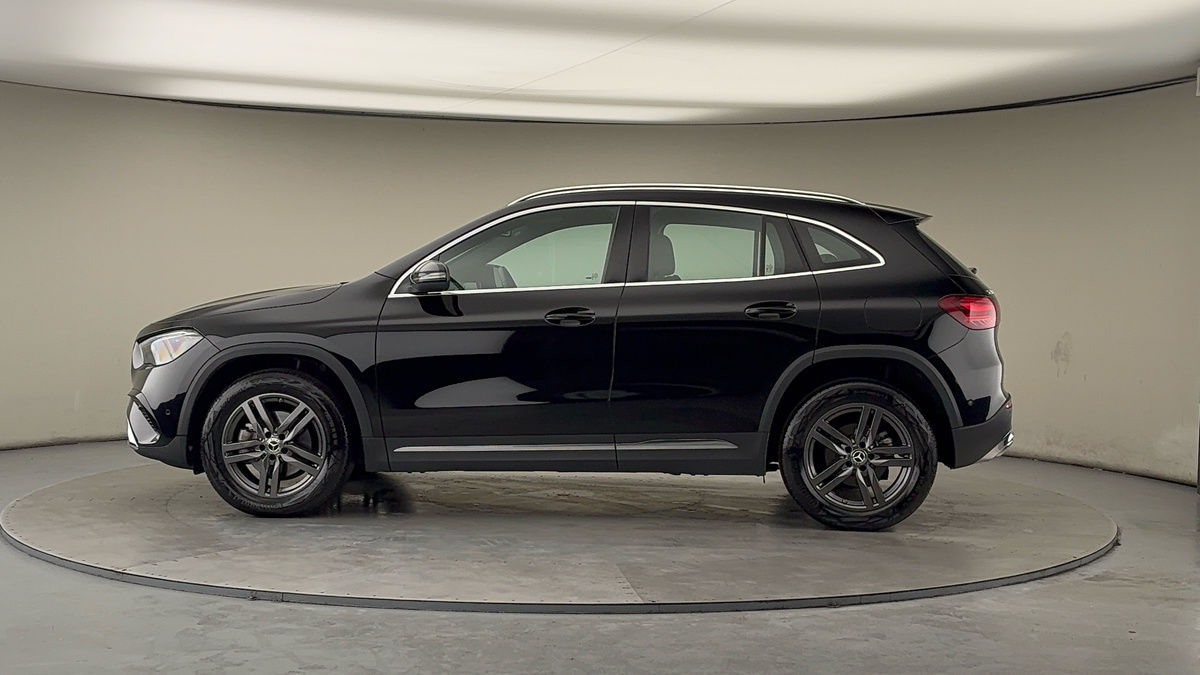 More views of Mercedes-Benz GLA