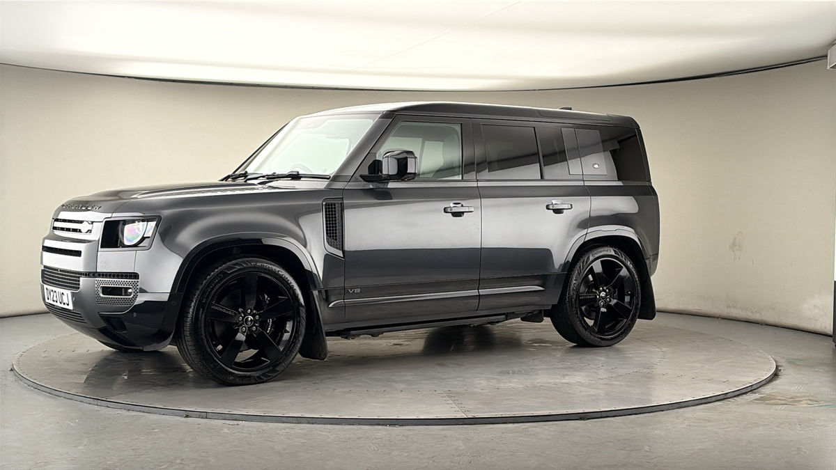 More views of Land Rover Defender 110