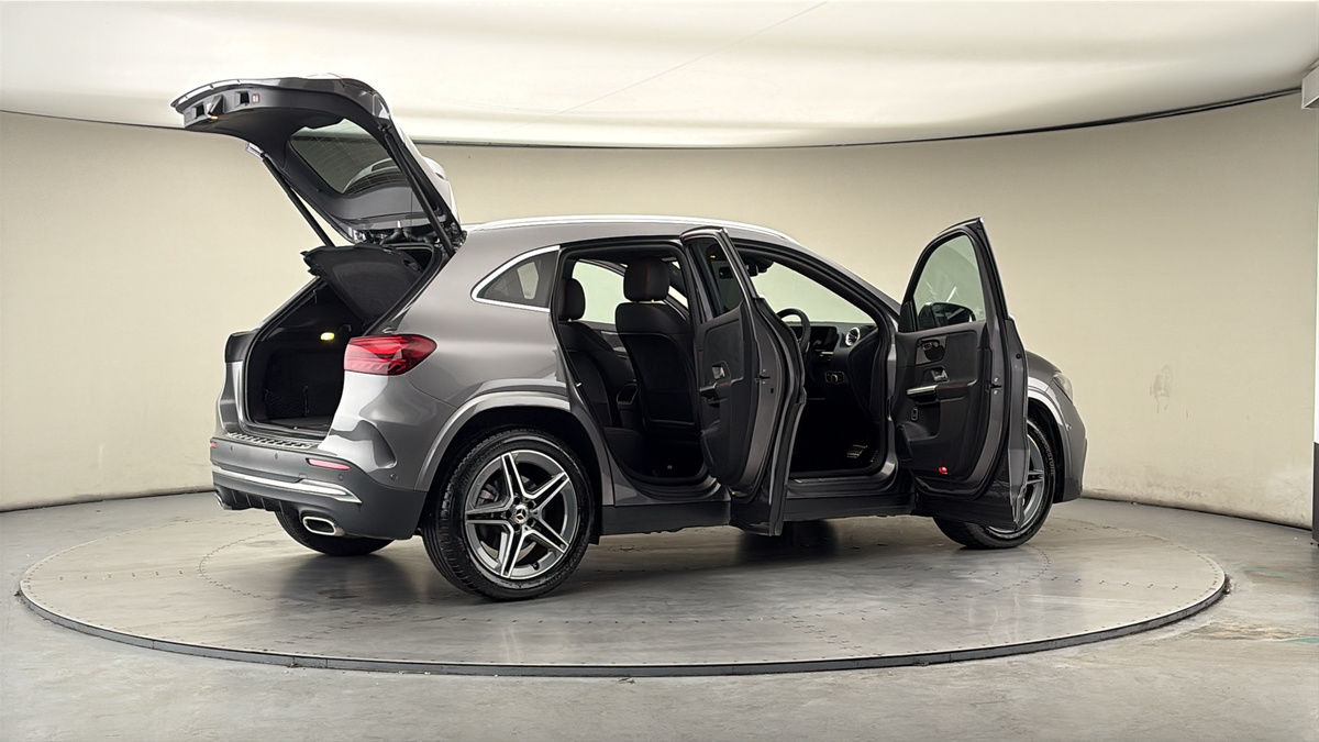 More views of Mercedes-Benz GLA