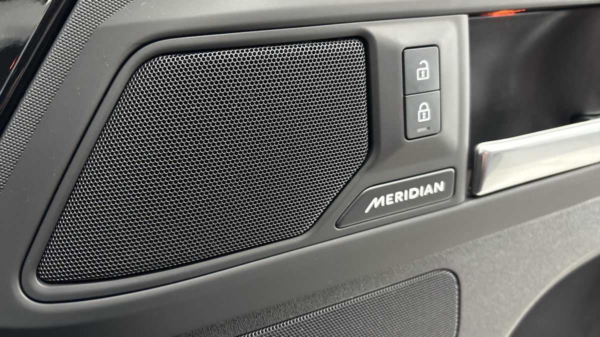 Land Rover Defender 90 Image 6